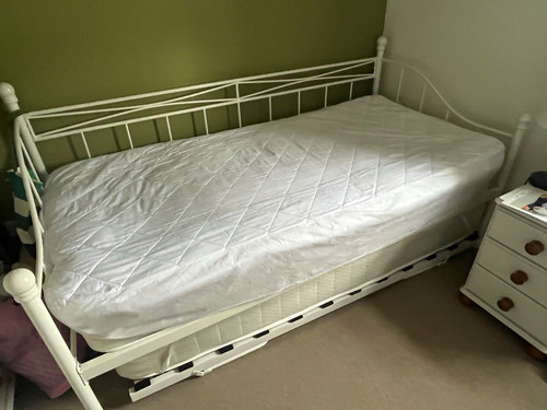 White metal single daybed - metal,