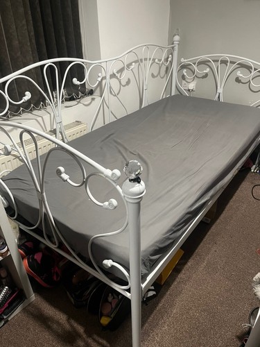 White metal day bed - white,