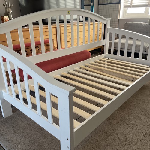Elegant wooden day bed - elegant,